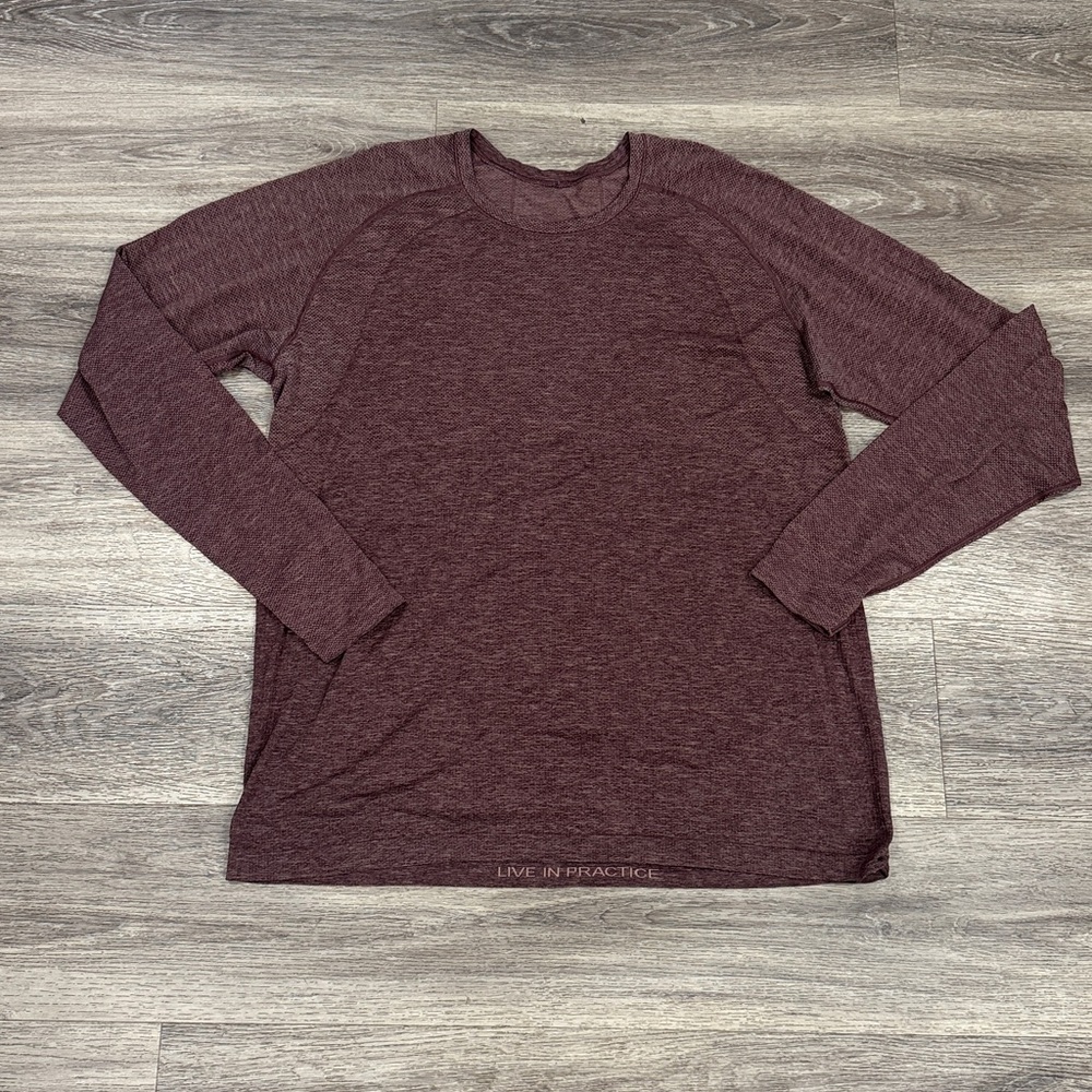 lululemon Men’s Maroon longs sleeve Swiftly Crewneck XXL